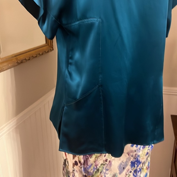 Inclan Studio 100% silk blue top. Small. - Picture 4 of 9